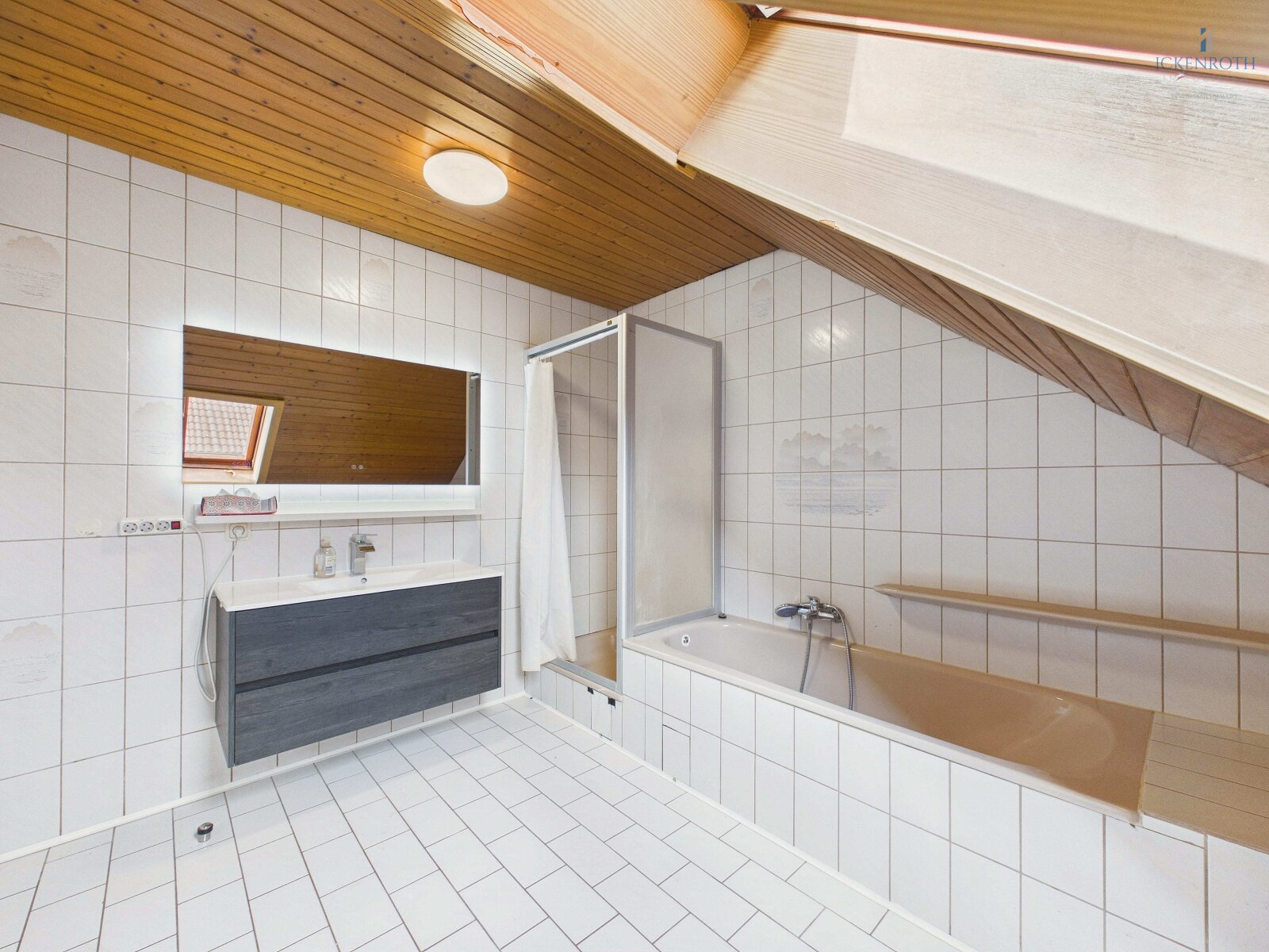 Badezimmer OG 2-2 Badezimmer OG 2-2