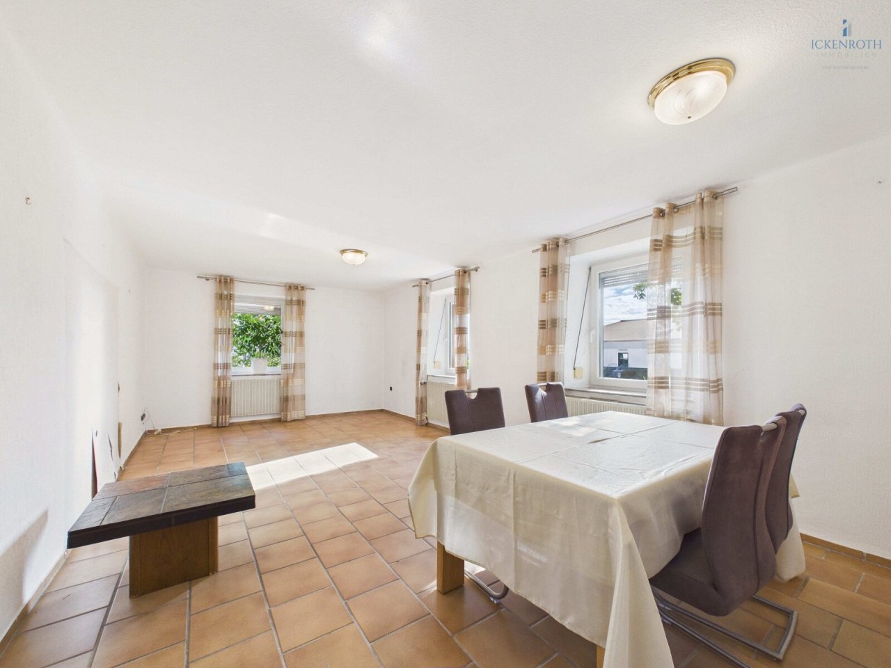 Wohnzimmer EG 1-2 Wohnzimmer EG 1-2