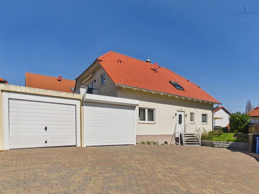 **Schönes 1-3 Familienhaus (ca. 396m²) mit Garten, Garagen, uvm. - viele Möglichkeiten + tolle Lage!** 