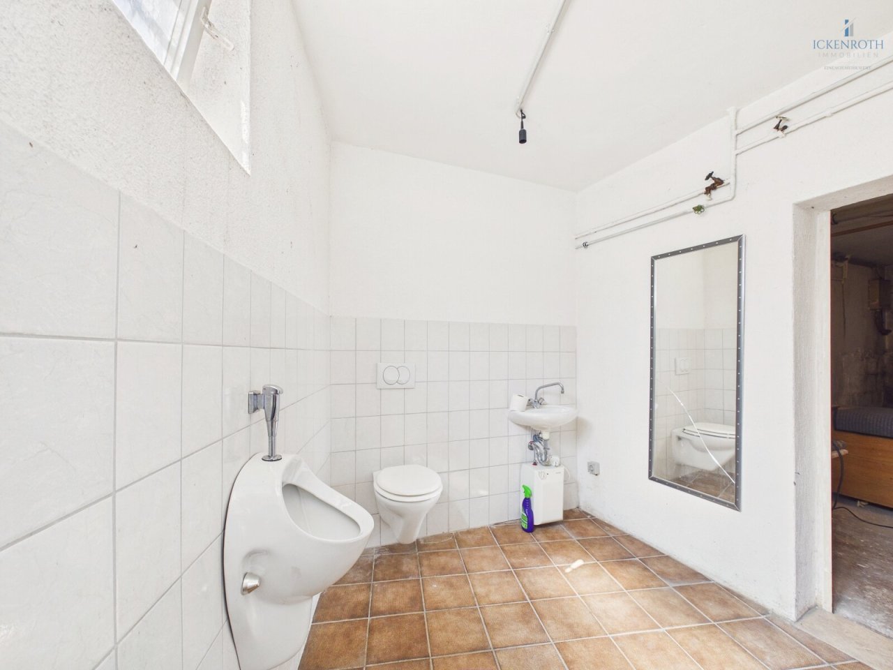 WC KG WC KG