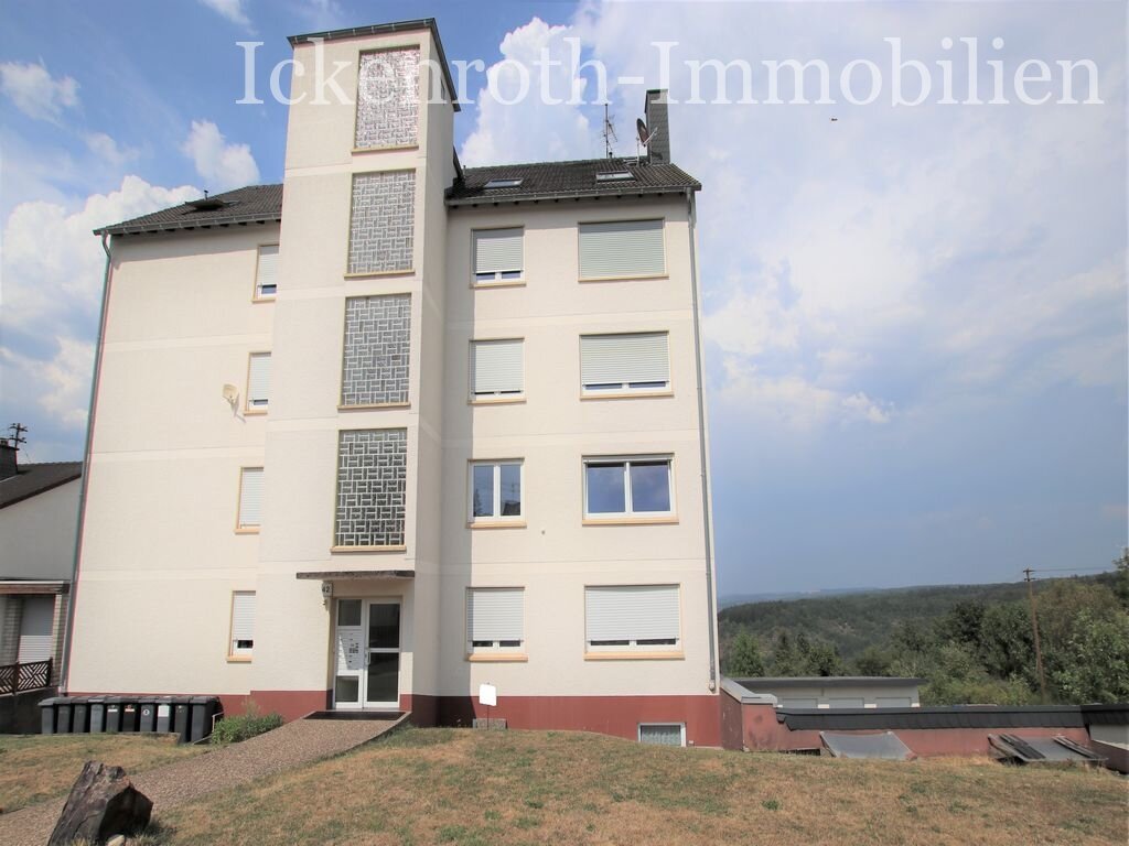 Idar-Oberstein: RENDITESTARKES Mehrfamilienhaus mit 12 Wohneinheiten, 18 Garagen und zusätzlich bebaubarer Fläche!  Idar-Oberstein: RENDITESTARKES Mehrfamilienhaus mit 12 Wohneinheiten, 18 Garagen und zusätzlich bebaubarer Fläche!