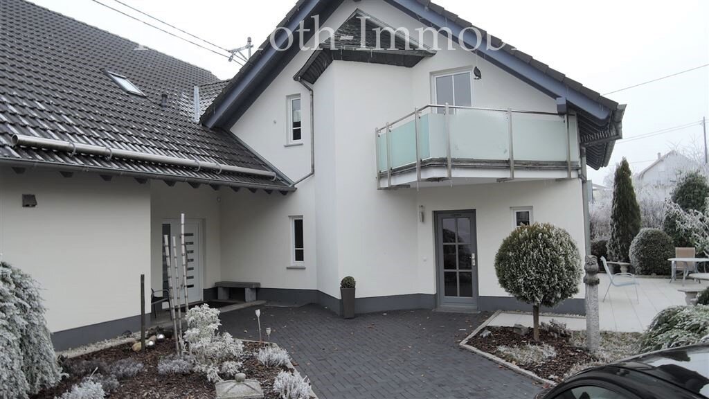 Bararach: **Modernes MFH mit 4 Wohneinheiten (ca. 330 m² Wfl.), Stellplätzen, toller Weitblick**  Bararach: **Modernes MFH mit 4 Wohneinheiten (ca. 330 m² Wfl.), Stellplätzen, toller Weitblick**