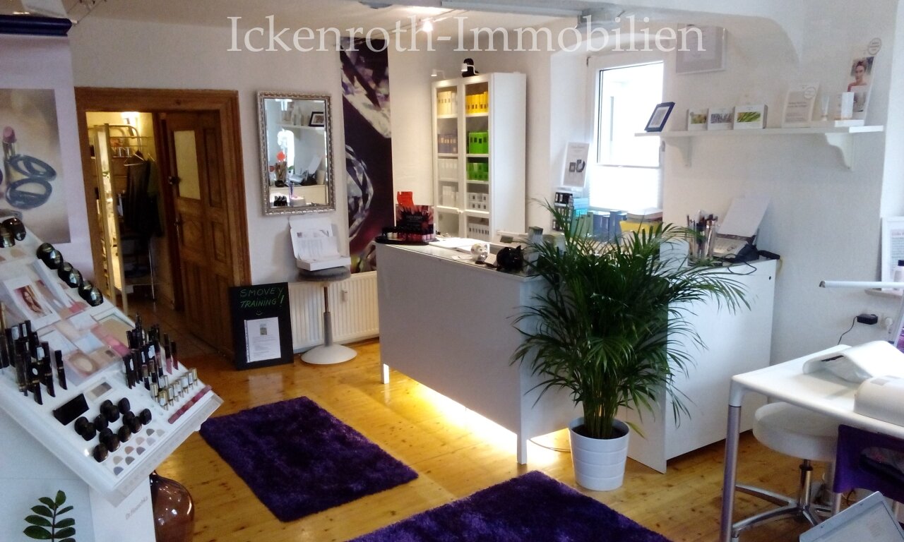 Winnweiler: *Lukratives Geschäftshaus mit zusätzlicher Wohnung und Scheune in zentraler Lage*  Winnweiler: *Lukratives Geschäftshaus mit zusätzlicher Wohnung und Scheune in zentraler Lage*