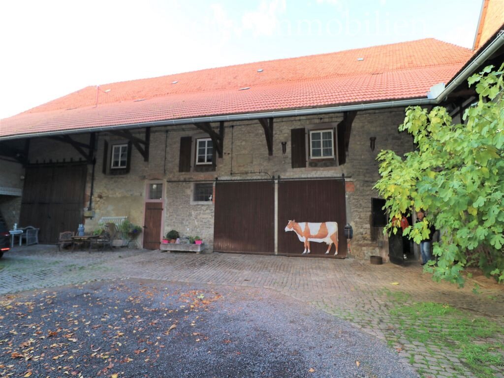 Albisheim (Pfrimm): Extravagant sanierte Hofreite von 1846 mit ca. 350m² Wfl. + 2x Scheune, Stallung und großem Garten   Albisheim (Pfrimm): Extravagant sanierte Hofreite von 1846 mit ca. 350m² Wfl. + 2x Scheune, Stallung und großem Garten