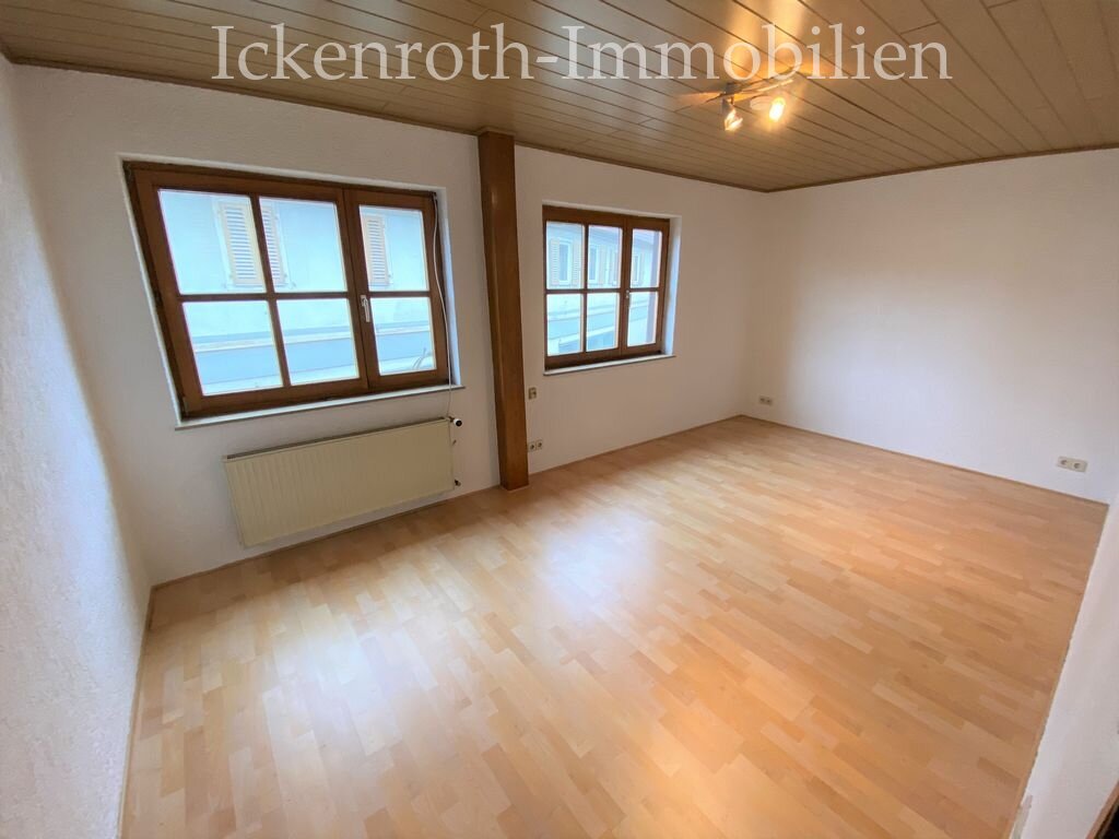 Göllheim: RENDITESTARK MIT FAKTOR 10! Gepflegtes Mehrfamilienhaus mit 4 Wohneinheiten in zentraler Lage  Göllheim: RENDITESTARK MIT FAKTOR 10! Gepflegtes Mehrfamilienhaus mit 4 Wohneinheiten in zentraler Lage