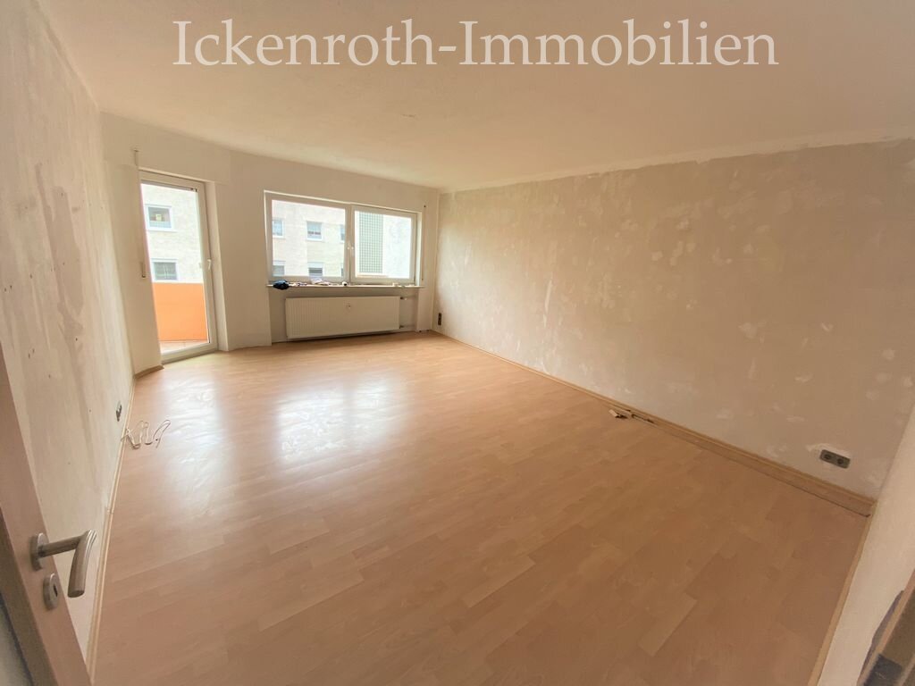Kirchheimbolanden: Moderne 3-Zimmer-Wohnung mit großer Kellerfläche, Balkon, Gartenbenutzung und Garage  Kirchheimbolanden: Moderne 3-Zimmer-Wohnung mit großer Kellerfläche, Balkon, Gartenbenutzung und Garage
