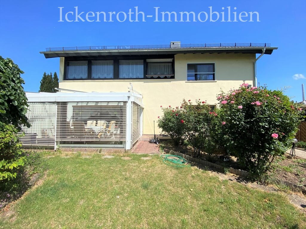 Osthofen: Idyllisches 7-Zimmer-Einfamilienhaus mit großem Garten, Innenpool und Wintergarten  Osthofen: Idyllisches 7-Zimmer-Einfamilienhaus mit großem Garten, Innenpool und Wintergarten