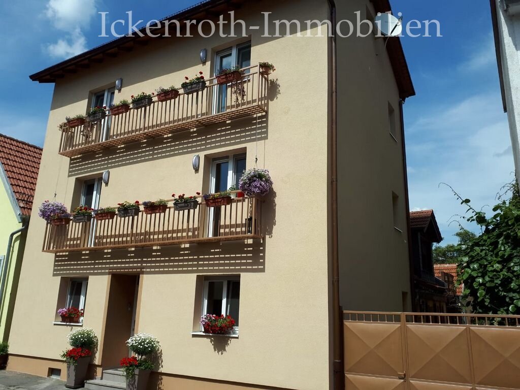 Ilvesheim: Großzügiges Ein-bis Zweifamilienhaus mit 7 Zimmern, Terrasse und Garten in zentraler Lage  Ilvesheim: Großzügiges Ein-bis Zweifamilienhaus mit 7 Zimmern, Terrasse und Garten in zentraler Lage