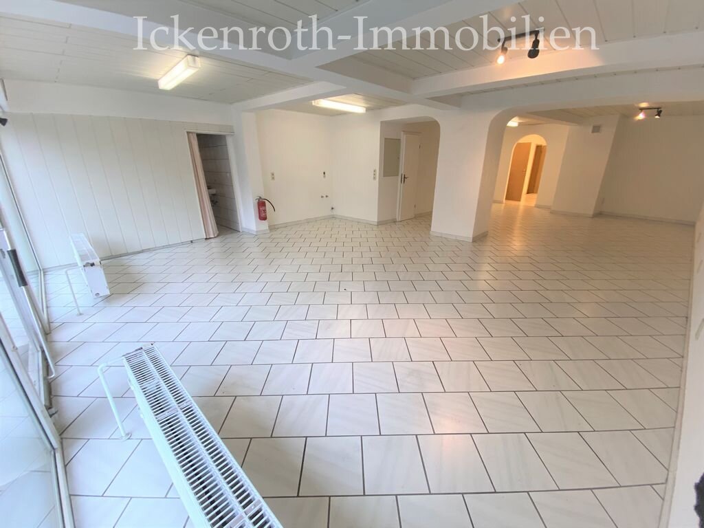 Göllheim: Vielseitig nutzbare Gewerbeeinheit mit großer Laden-Bürofläche auf ca. 120m² in zentraler Lage  Göllheim: Vielseitig nutzbare Gewerbeeinheit mit großer Laden-Bürofläche auf ca. 120m² in zentraler Lage