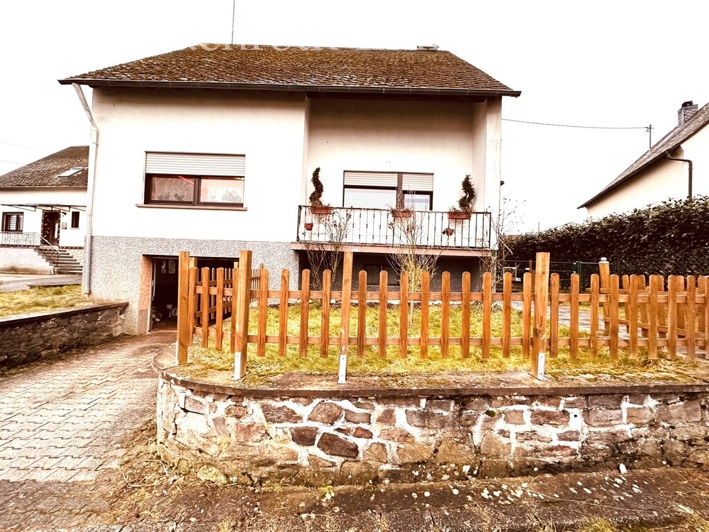 Geisfeld: **Schönes EFH mit schönem Garten, Garage, uvm. in ruhiger Lagel!!!**  Geisfeld: **Schönes EFH mit schönem Garten, Garage, uvm. in ruhiger Lagel!!!**