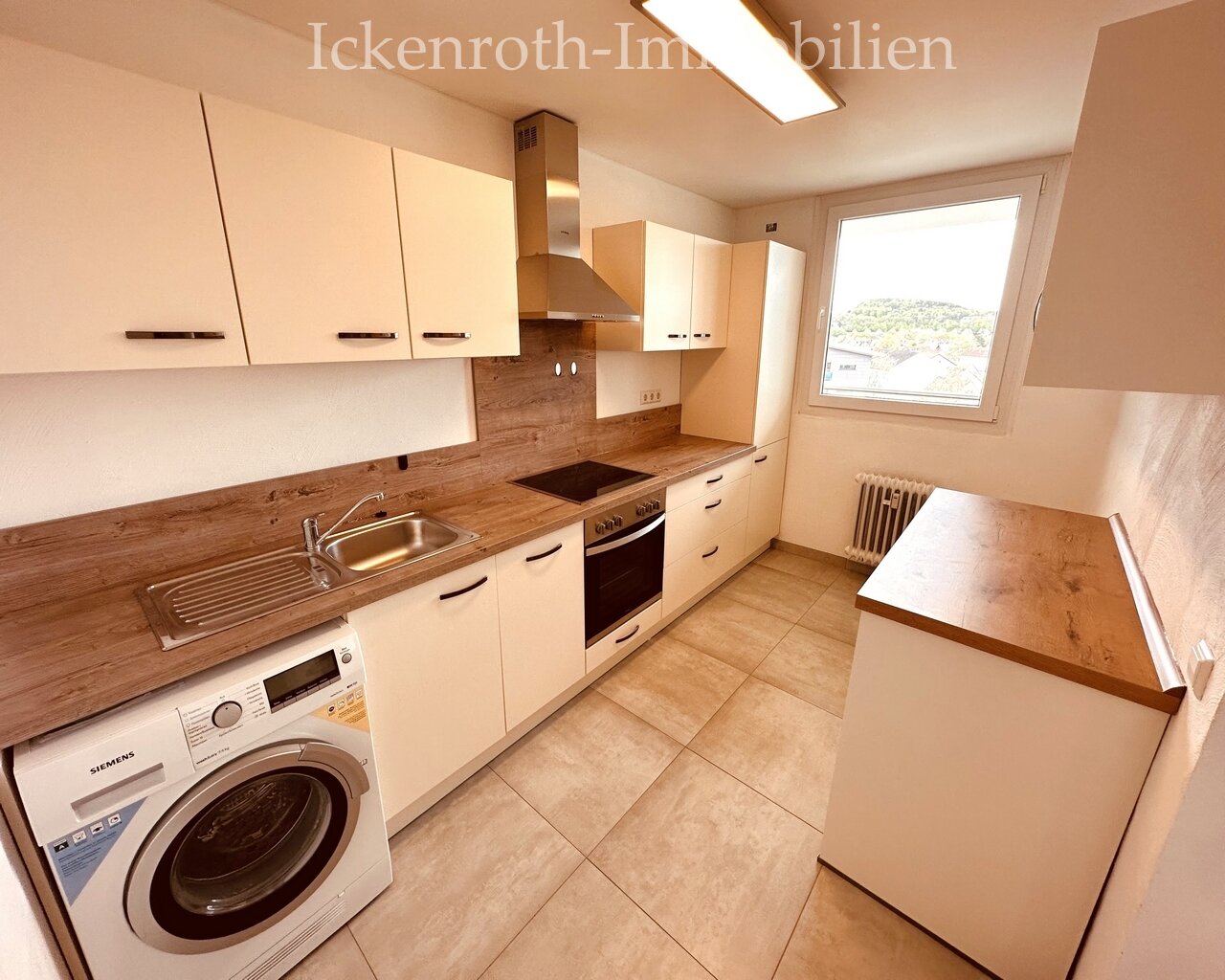 Kaiserslautern: **Modernisierte 2-Zi.-Whg mit ca. 50m², Balkon, Stellplatz, Keller, etc.!**  Kaiserslautern: **Modernisierte 2-Zi.-Whg mit ca. 50m², Balkon, Stellplatz, Keller, etc.!**