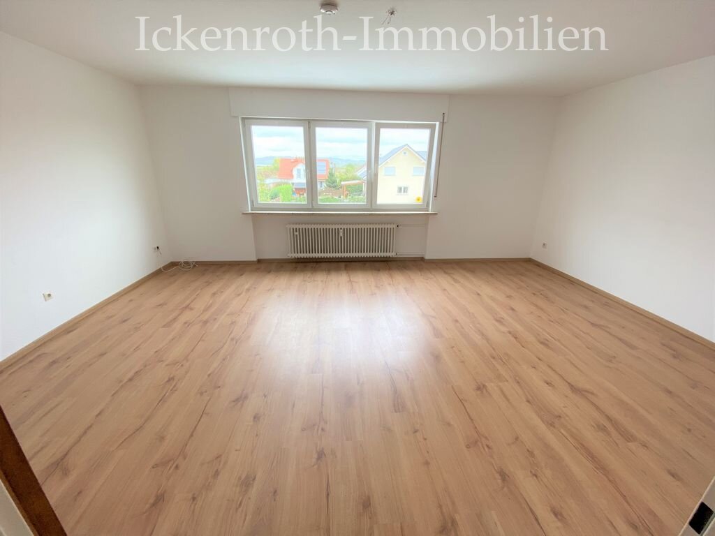 Grolsheim: **Tolle 3-Zi.-Wohnung (1.OG), ca. 95 m², neue Heizung, Keller, PKW-Stellplatz, uvm.**  Grolsheim: **Tolle 3-Zi.-Wohnung (1.OG), ca. 95 m², neue Heizung, Keller, PKW-Stellplatz, uvm.**