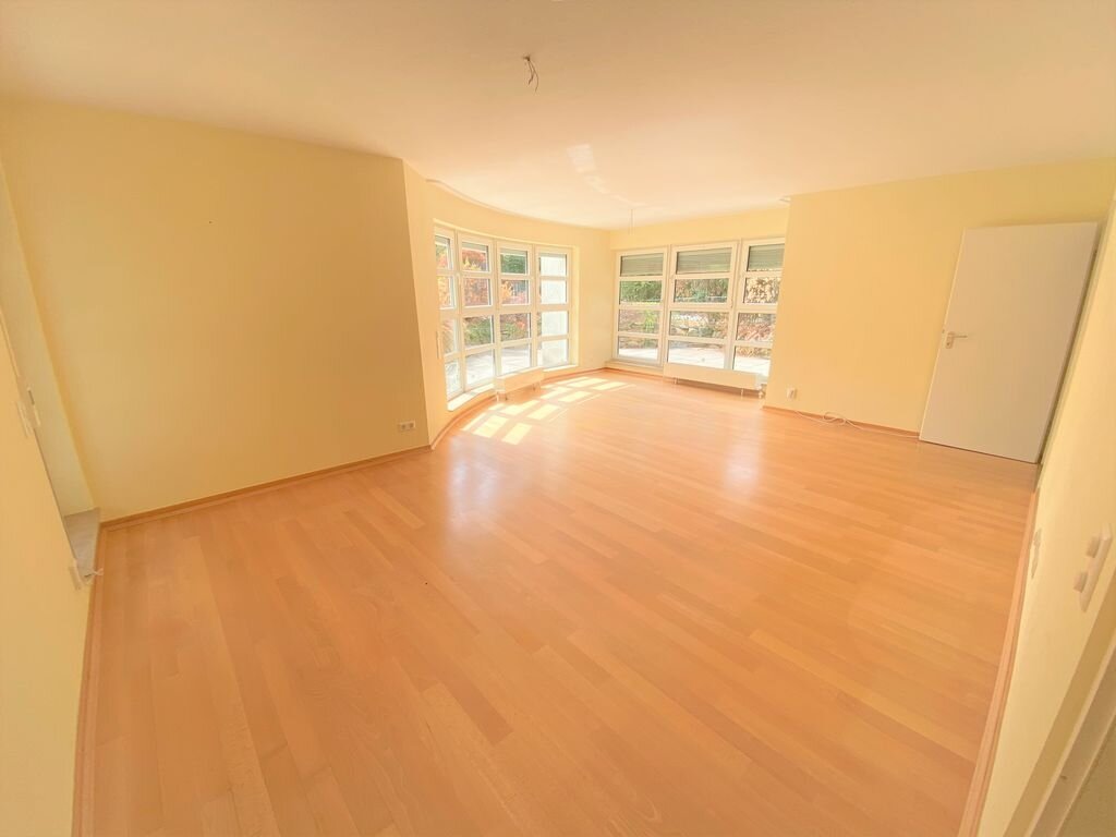 Bad Kreuznach: **Wunderschöne 3-Zi-Whg (EG, 91m²) mit gr. Terrasse, TG-Stellplatz, EBK, fast barrierefrei!**  Bad Kreuznach: **Wunderschöne 3-Zi-Whg (EG, 91m²) mit gr. Terrasse, TG-Stellplatz, EBK, fast barrierefrei!**