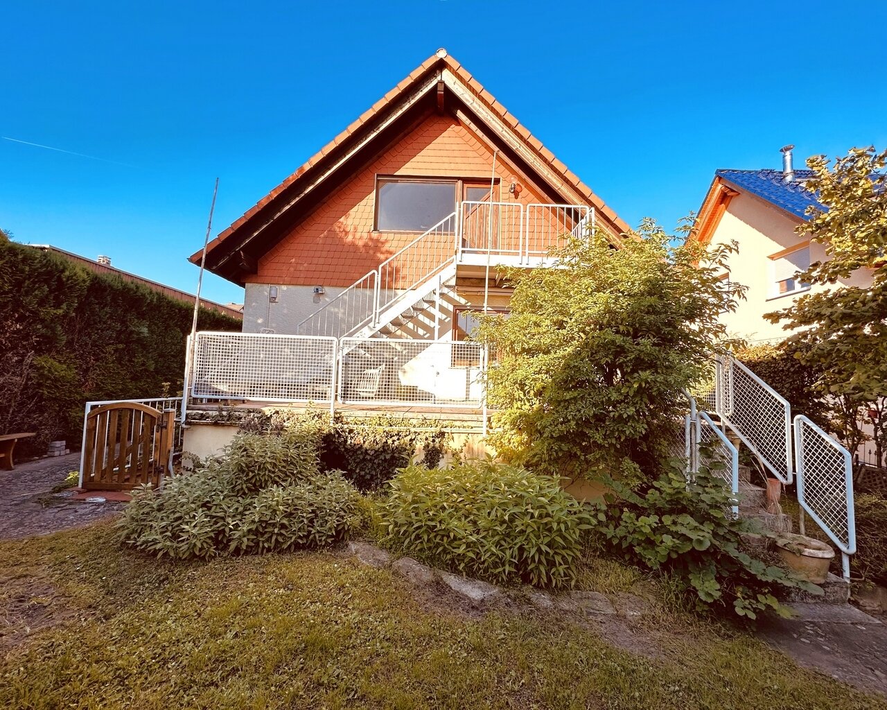 Lörzweiler: Schönes 1-2 Familienhaus (ca. 223m² gesamt!) mit mögl. ELW, idyll. Garten & Terrasse**  Lörzweiler: Schönes 1-2 Familienhaus (ca. 223m² gesamt!) mit mögl. ELW, idyll. Garten & Terrasse**