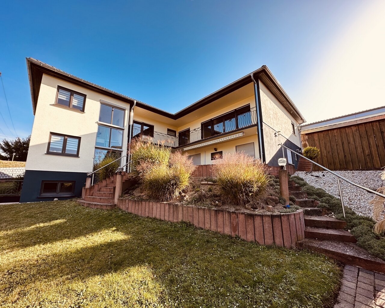 Einselthum: **Großzügiges 1-2 Familienhaus mit idyllischem Garten, gr. Doppelgarage, neue HZ, Top-Wohnlage & sehr gepflegt!**  Einselthum: **Großzügiges 1-2 Familienhaus mit idyllischem Garten, gr. Doppelgarage, neue HZ, Top-Wohnlage & sehr gepflegt!**