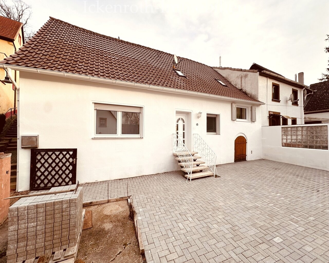 Rittersheim: **Frisch Saniert!!! Gemütliches EFH mit Scheune, Garten, KFZ-Stellplätzen, uvm. in zentraler Lage**  Rittersheim: **Frisch Saniert!!! Gemütliches EFH mit Scheune, Garten, KFZ-Stellplätzen, uvm. in zentraler Lage**