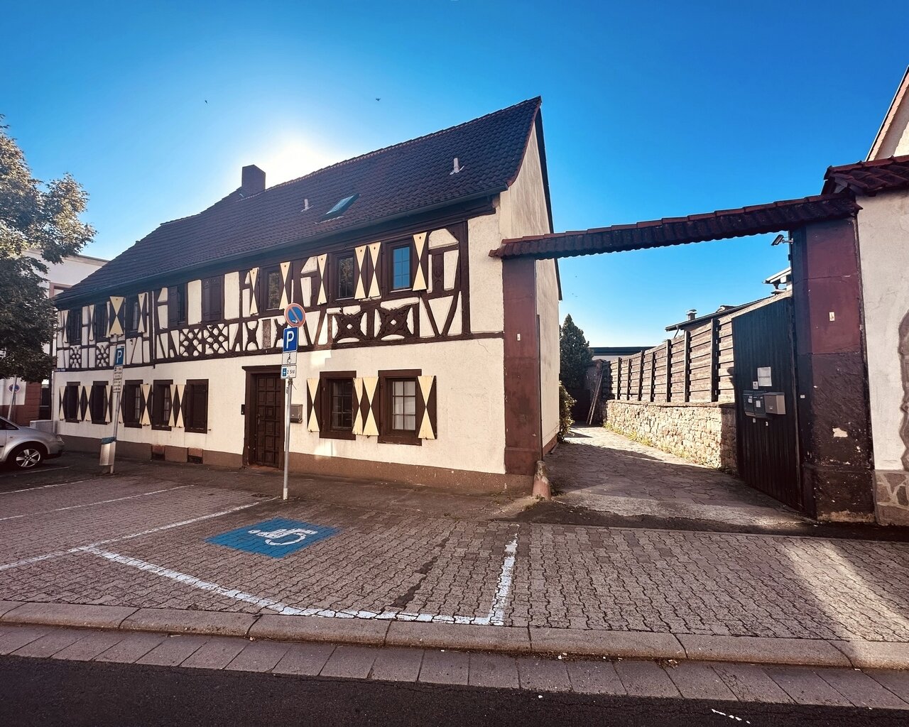 Kerzenheim: **MFH mit 4 Wohneinheiten & traumhaftem Gastrobereich + gr. Scheune & gr. Ausbaufläche!!!**  Kerzenheim: **MFH mit 4 Wohneinheiten & traumhaftem Gastrobereich + gr. Scheune & gr. Ausbaufläche!!!**