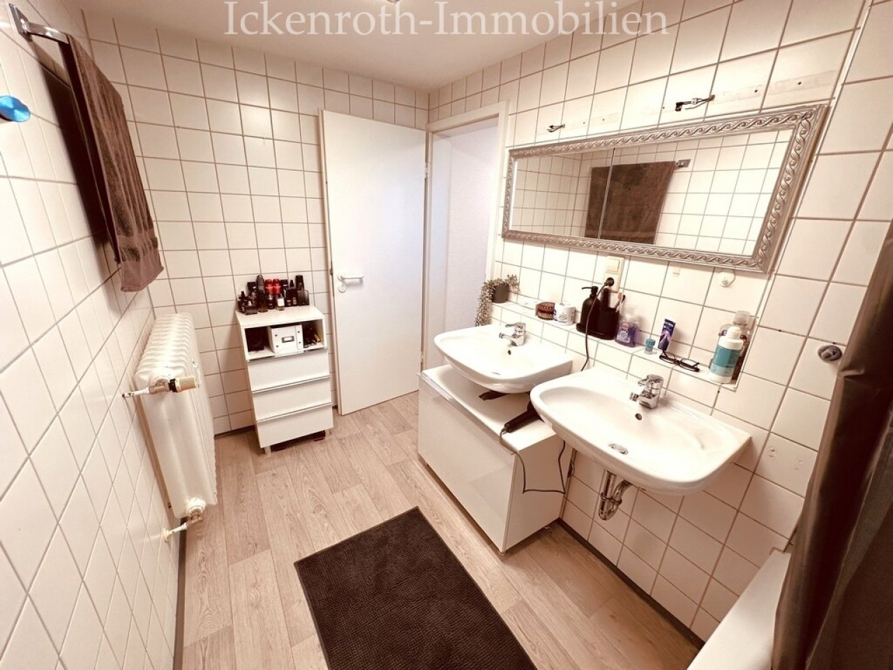 Badezimmer 2-2 Badezimmer 2-2