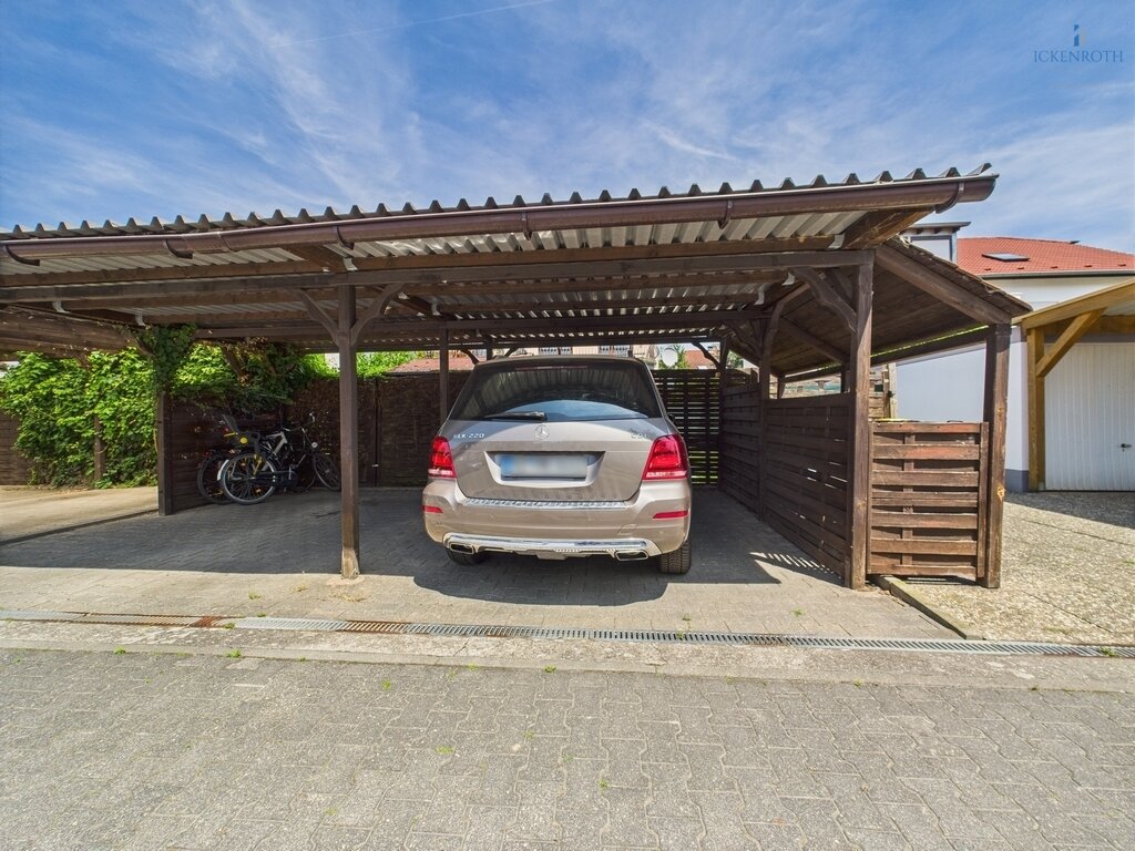 geräumiger Carport geräumiger Carport